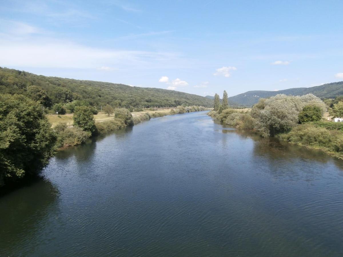 Gite 3 Etoiles "Entre Sources Et Riviere" Besancon Vaire-le-Grand 外观 照片
